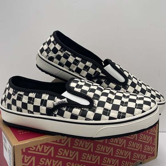 Vans WMNS Slip-Er 2 (Checkerboard)BIk/Clsc White 
VN0A4UWOIB8 Sneakers - Picture 8 of 16